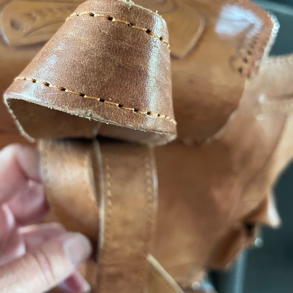 Handcrafted Leather Backpack - Picture 5 of 7